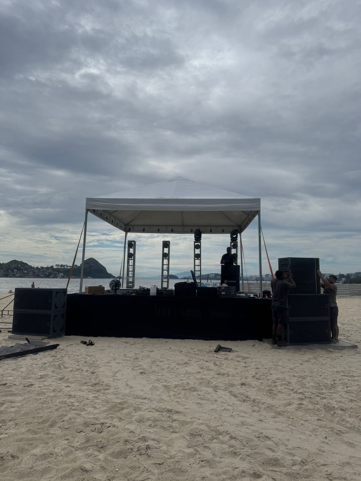 Réveillon na praia de Charitas, em frente a Comunidade do Preventório aguarda mais de 6 mil pessoas  